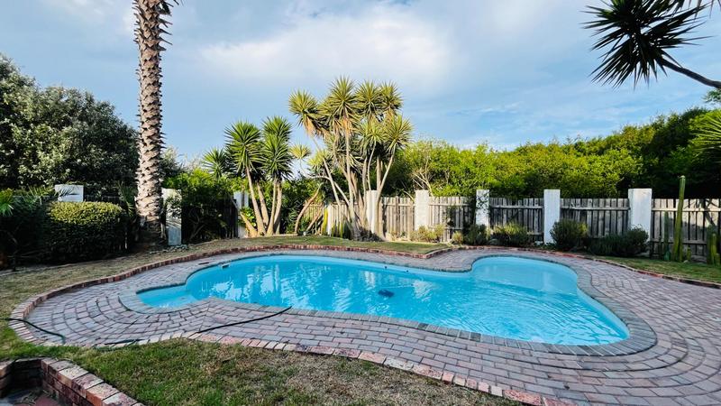 4 Bedroom Property for Sale in St Francis Bay Eastern Cape